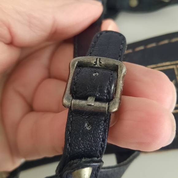 Frye Carson Ring Sling Black Leather T Strap Sandals Studded Details Womens 9M - Picture 14 of 15